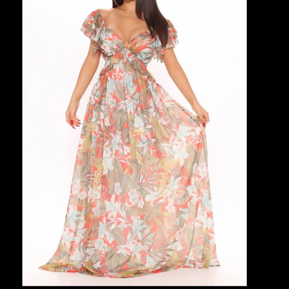 Size small Maxi dress , Flowy, true to size